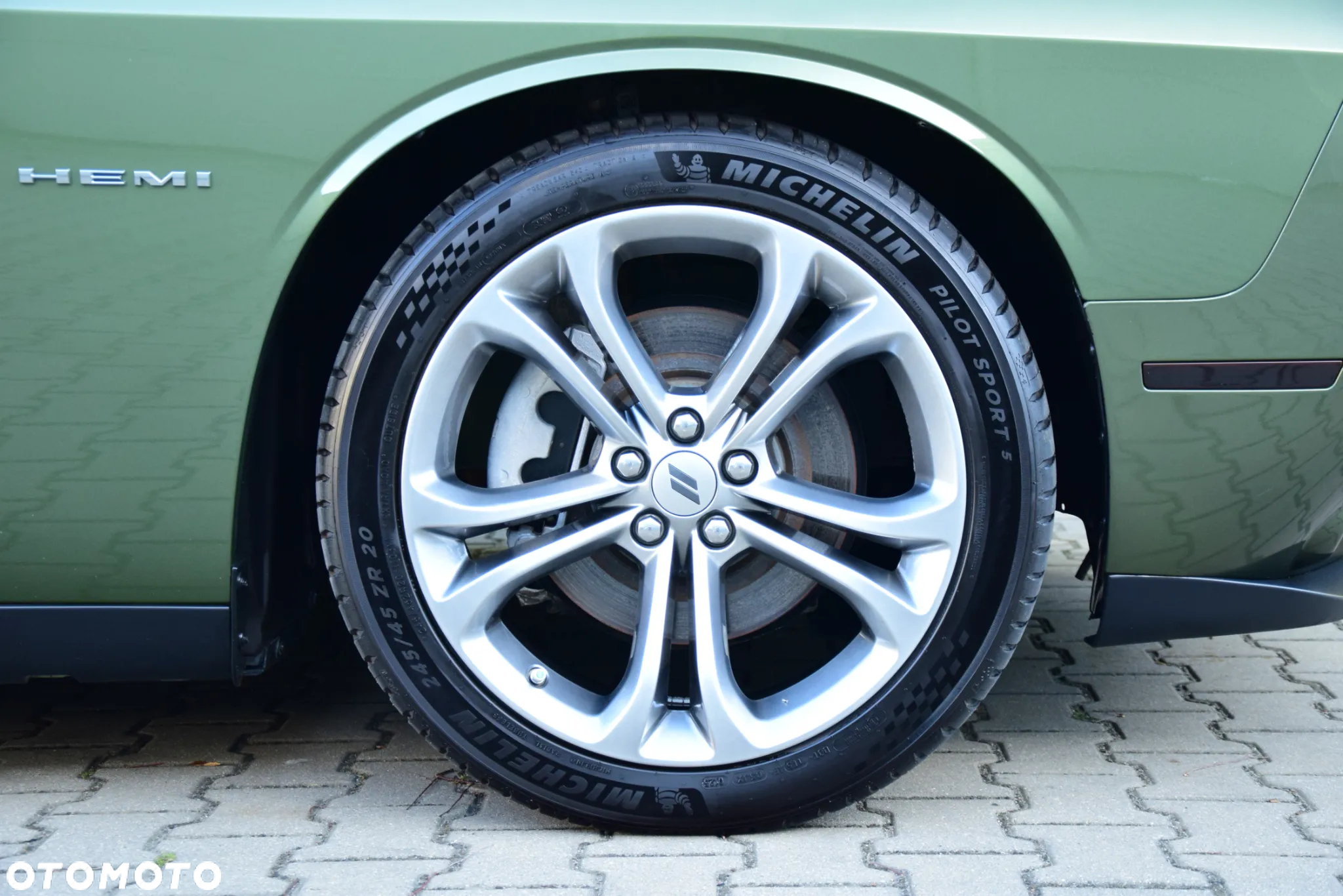 Dodge Challenger 5.7 R/T - 10