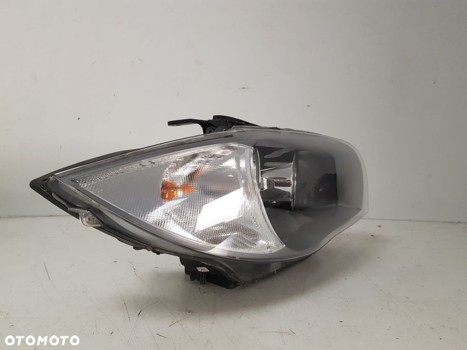 BMW 1 E81 E87 E82 LIFT LCI 04-11 LAMPA PRAWA PRZEDNIA PRZÓD ZWYKŁA IGŁA 7249650 - 4