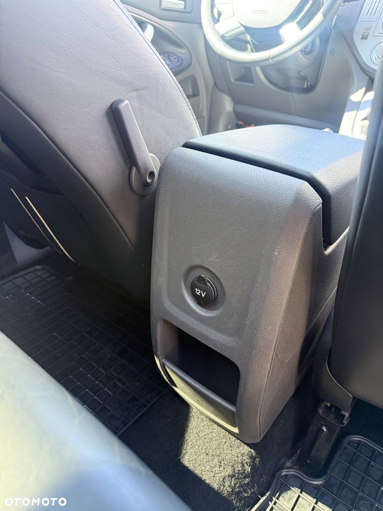 Ford Kuga 2.0 TDCi 4x4 Titanium - 34