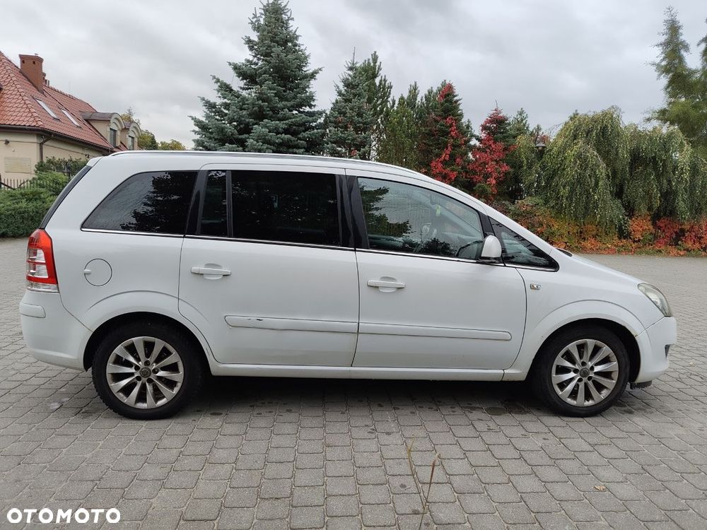 Opel Zafira - 1