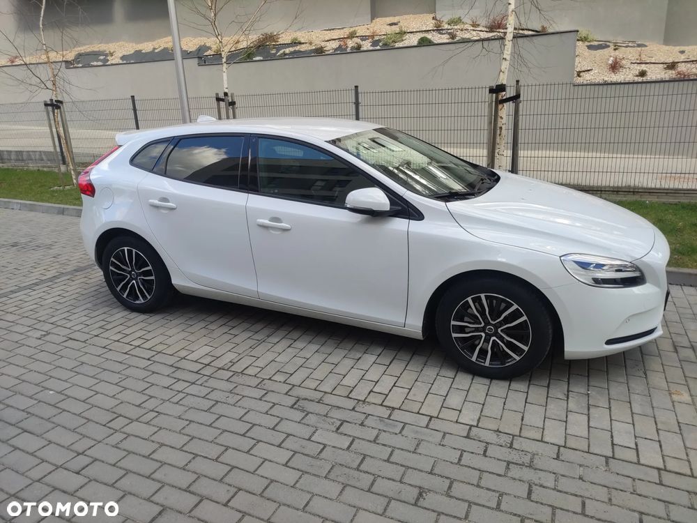 Volvo V40 T3 Drive-E Kinetic - 1