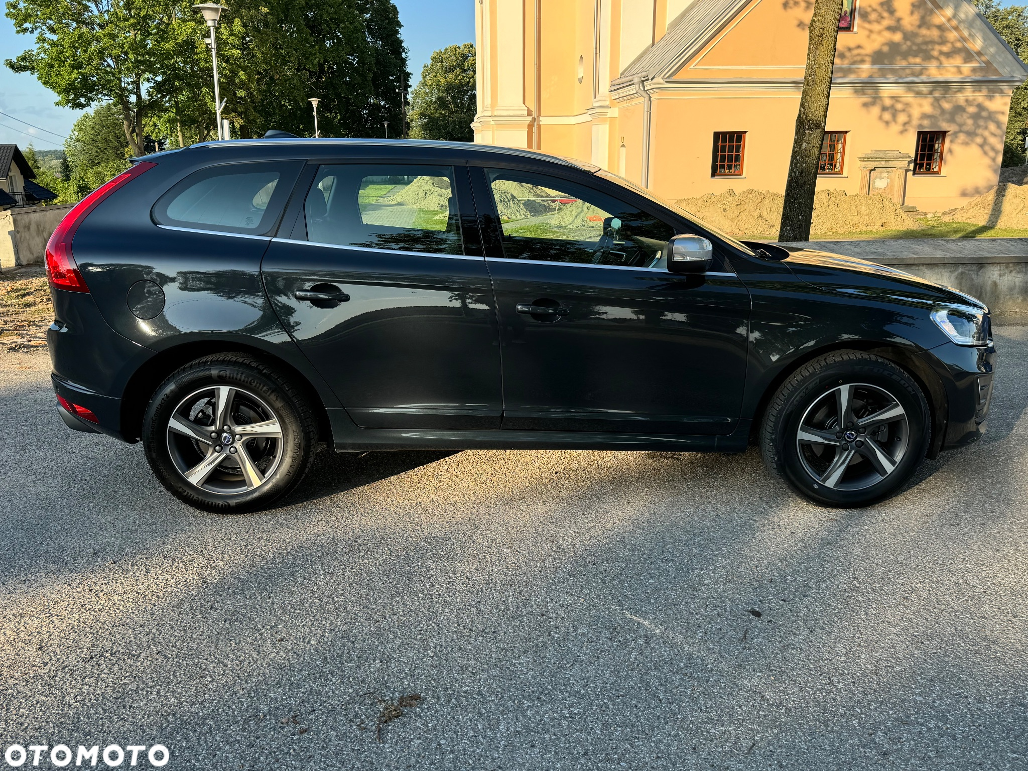 Volvo XC 60 D3 Drive-E R-Design Momentum - 4
