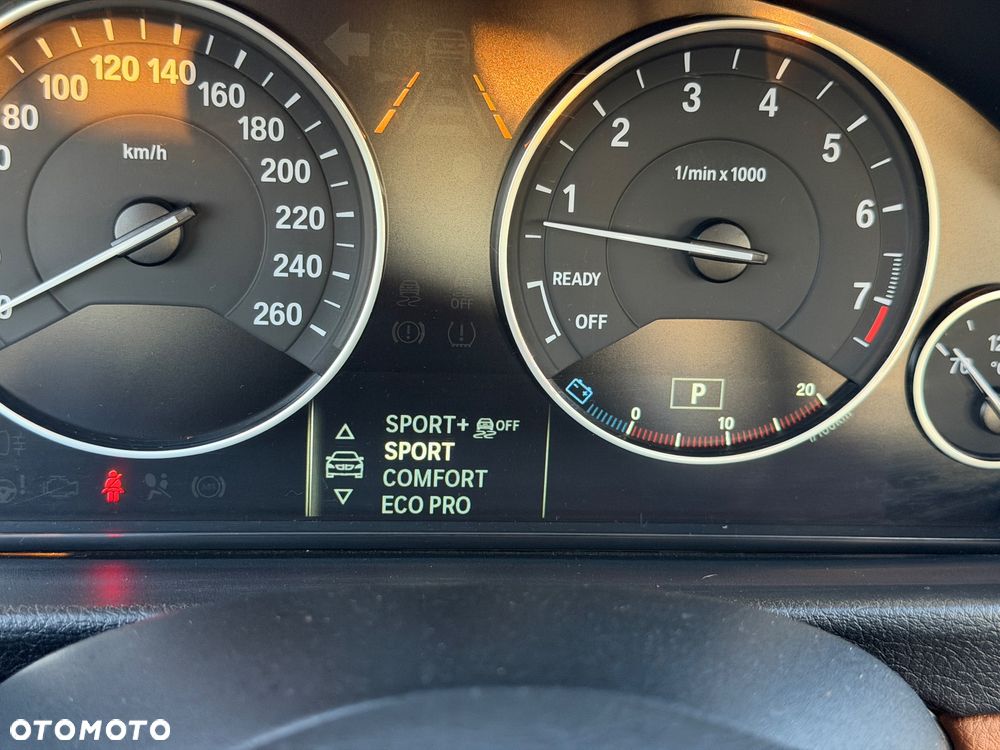 BMW Seria 3 328i Luxury Line - 33