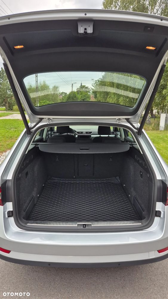 Skoda Superb 2.0 TDI Ambition DSG - 5