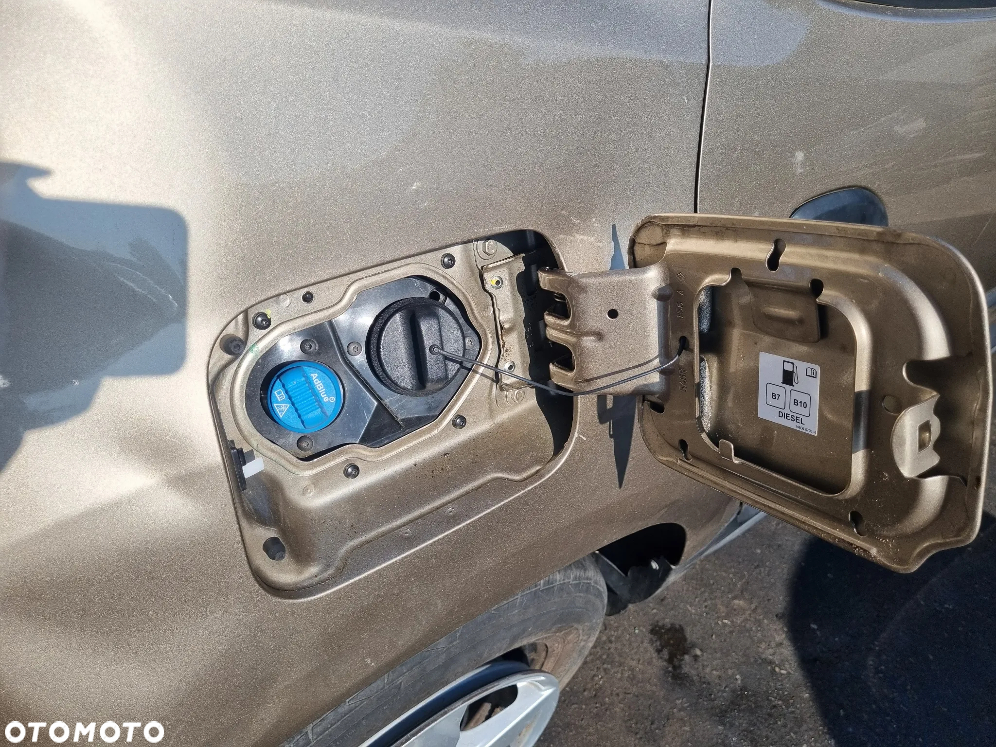 DACIA DUSTER II 17-21 2019 r. TEHNP KLAPKA WLEWU PALIWA + - 2