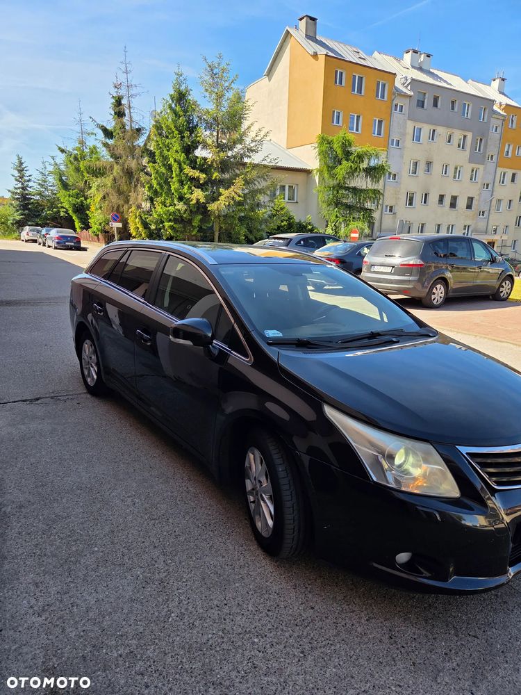Toyota Avensis 2.0 D-4D Sol - 2