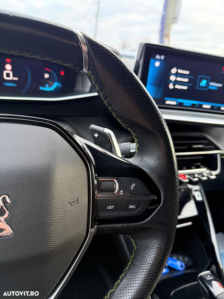 Peugeot 2008 PureTech 130 EAT8 GT Pack - 31