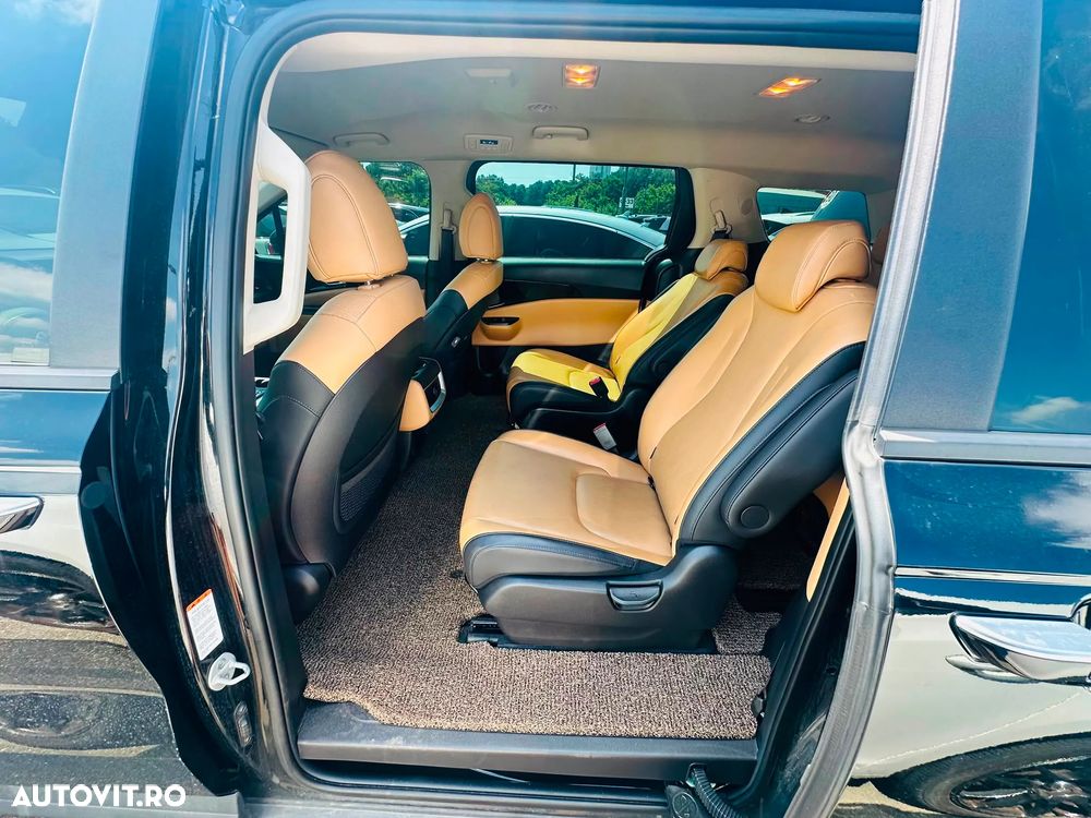Kia Carnival - 13