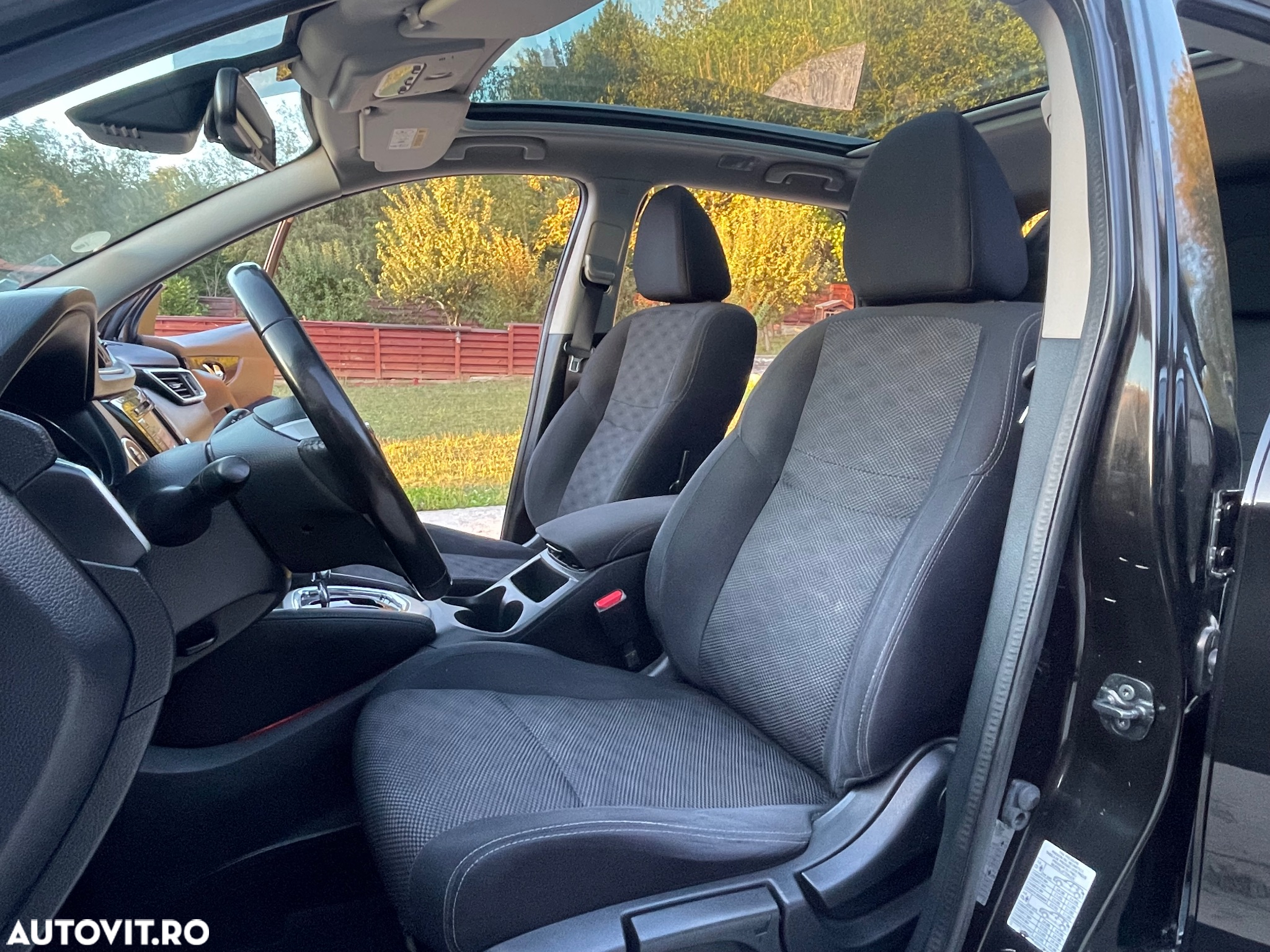 Nissan Qashqai 1.6 DCI Start/Stop X-TRONIC Tekna - 24