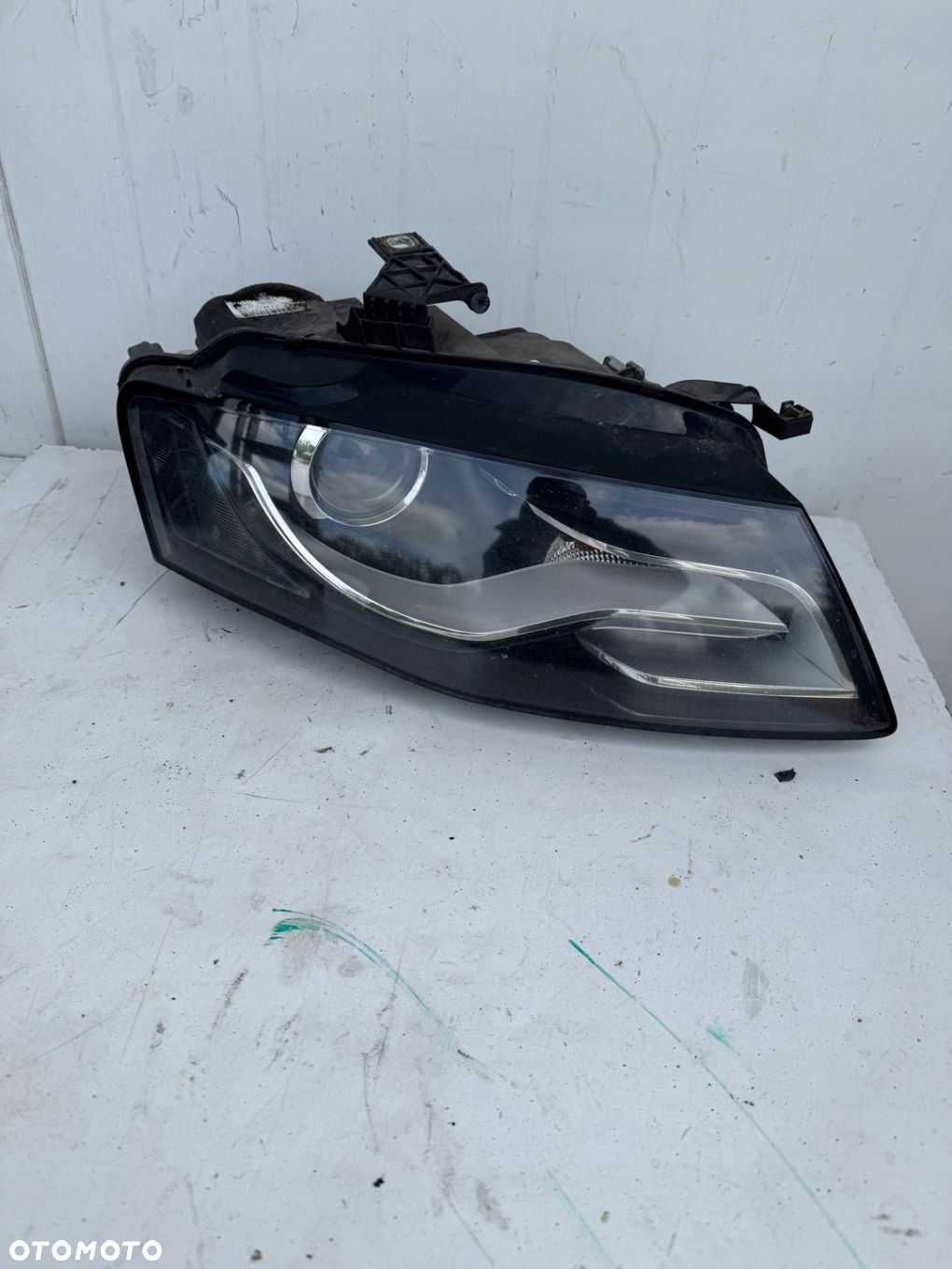 LAMPA PRAWA PRZÓD XENON UK AUDI A4 B8 8K0941004D - WAWA - 1