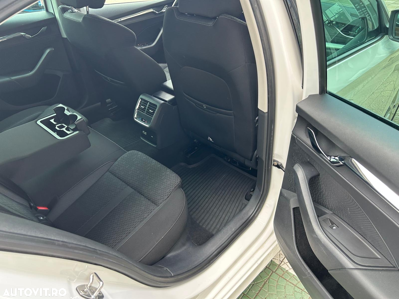 Skoda Octavia 2.0 TDI DSG Style - 10
