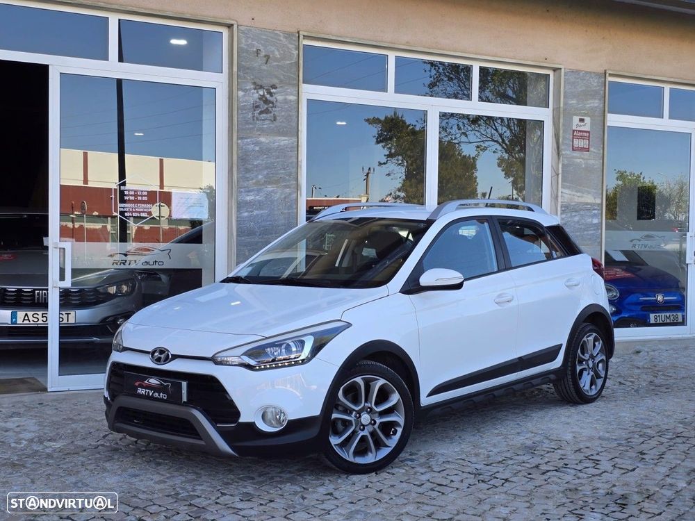 Hyundai i20 Active 1.4 CRDi Comfort Navi - 9