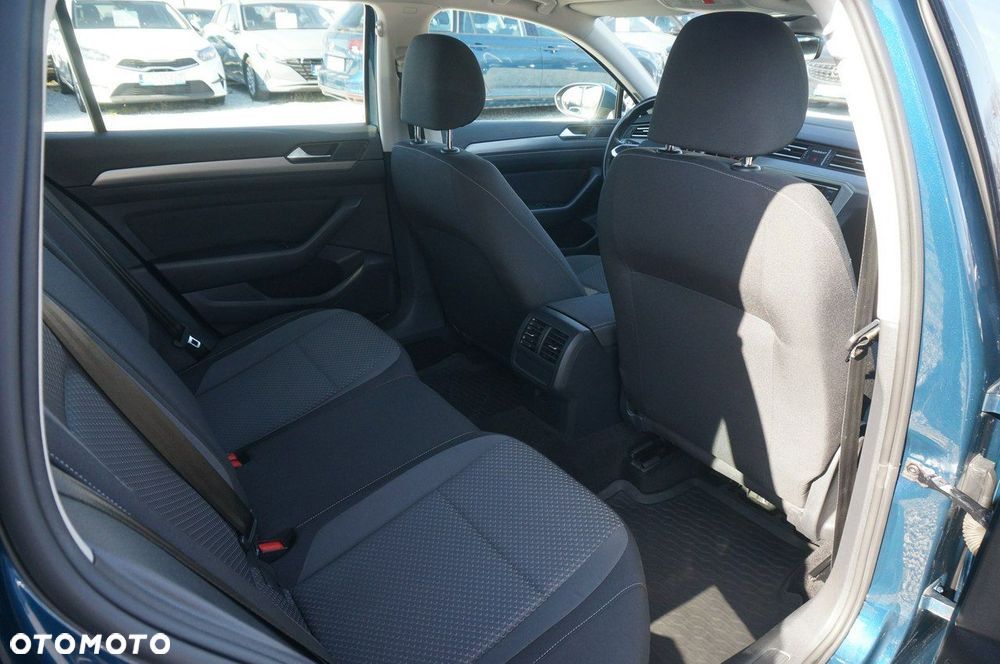Volkswagen Passat Variant 2.0 TDI EVO Essence - 31