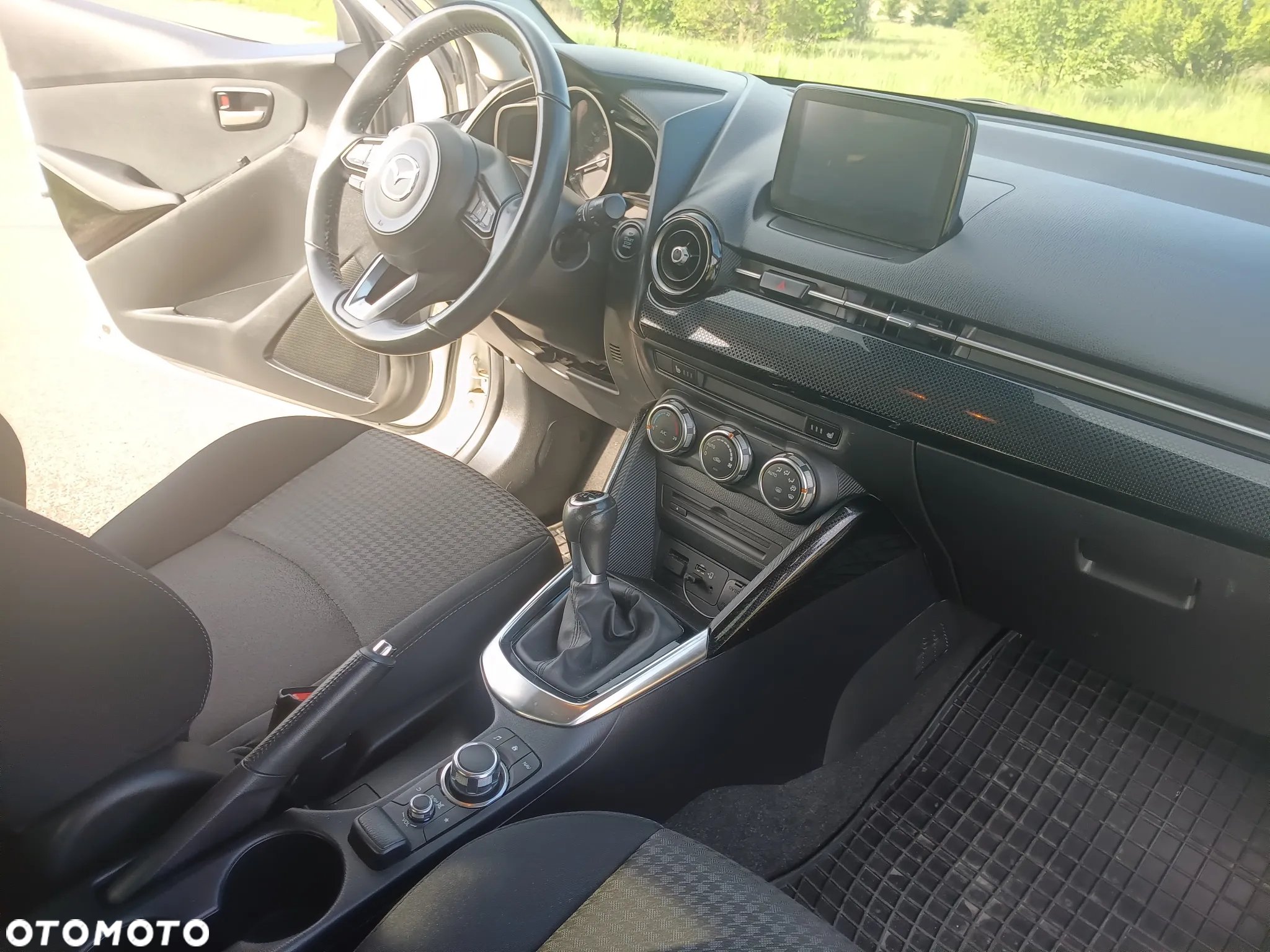 Mazda 2 - 15