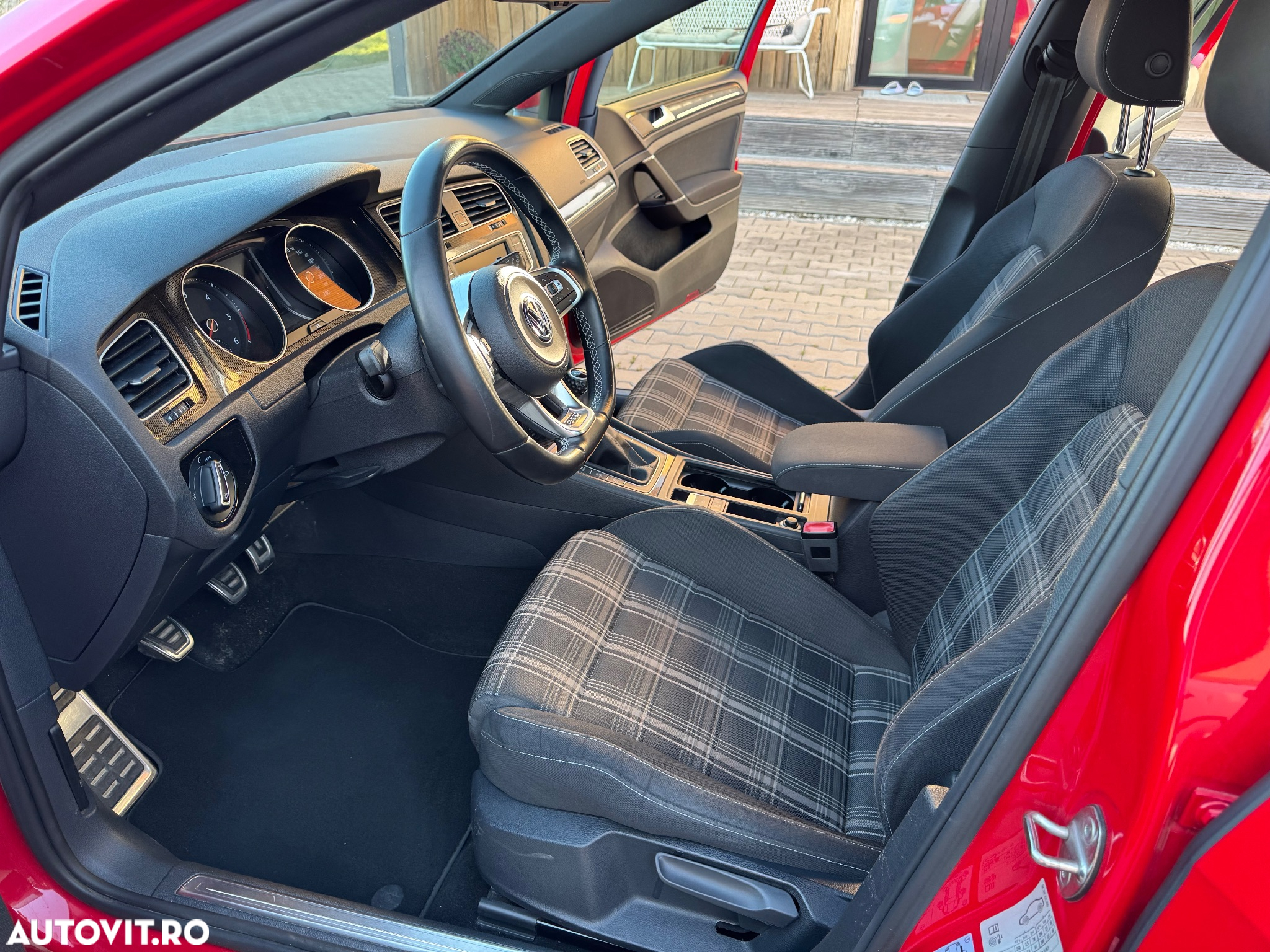 Volkswagen Golf 2.0 TDI DPF BMT GTD - 32