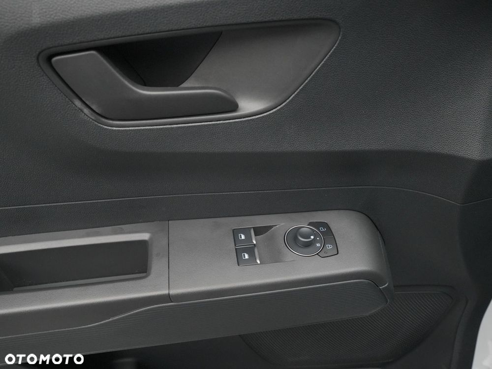 Ford E-Transit Courier Van 136KM Trend - 20