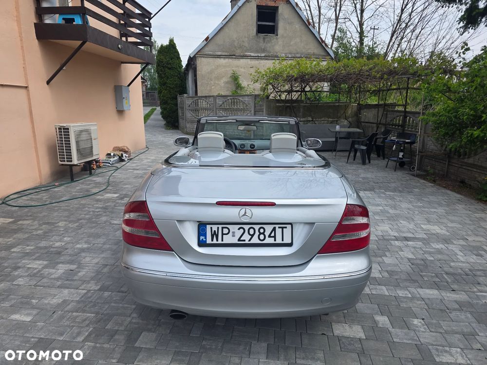 Mercedes-Benz CLK - 12