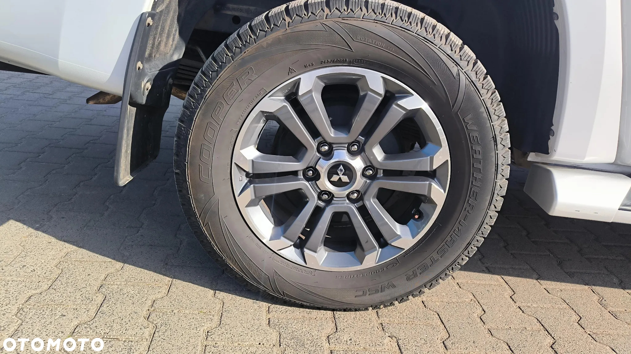 Mitsubishi L200 2.2 d DC Instyle Plus - 8