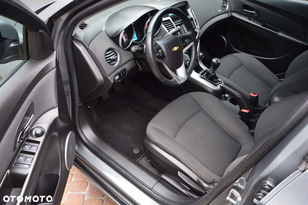Chevrolet Cruze 1.8 LT+ - 9
