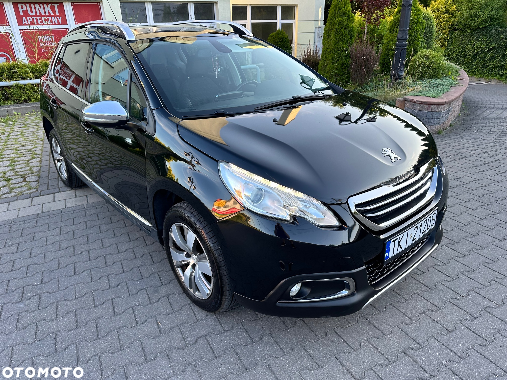 Peugeot 2008 1.6 e-HDi Allure S&S - 9