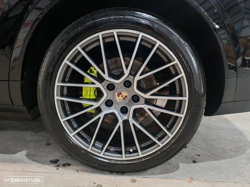 Porsche Cayenne Coupé E-Hybrid - 25