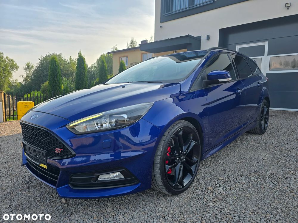 Ford Focus 2.0 EcoBoost ST mit Leder-Exclusiv-Paket - 1