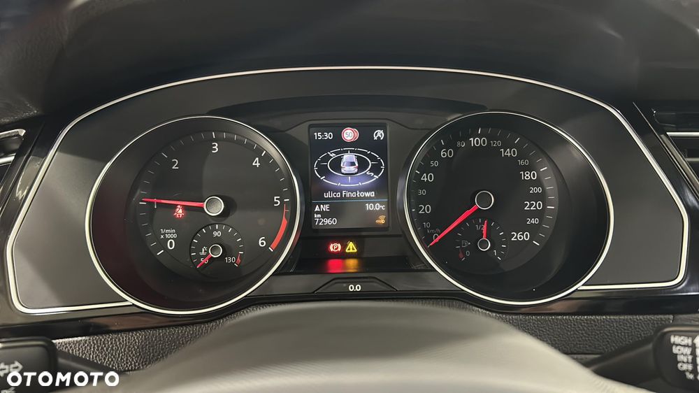 Volkswagen Passat - 16