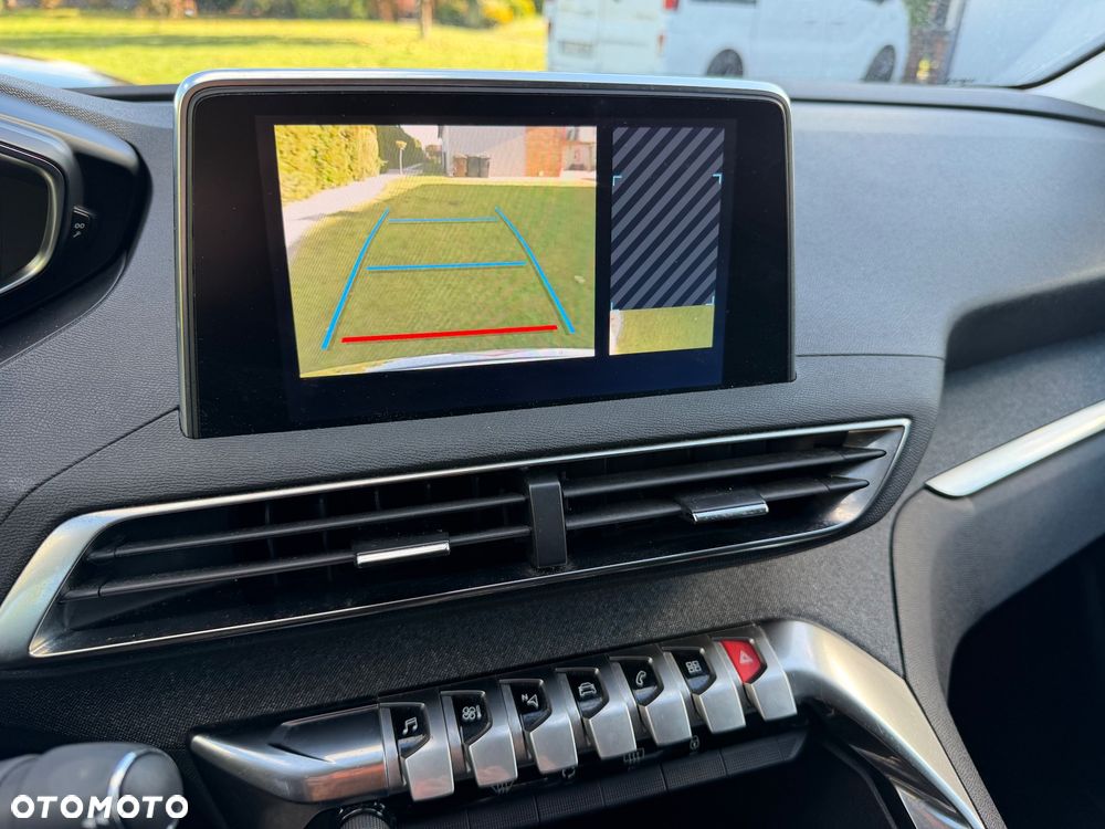 Peugeot 3008 PureTech 130 Stop & Start GPF EAT8 Allure - 21
