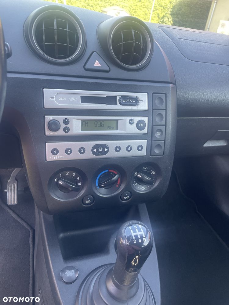 Ford Fiesta - 7