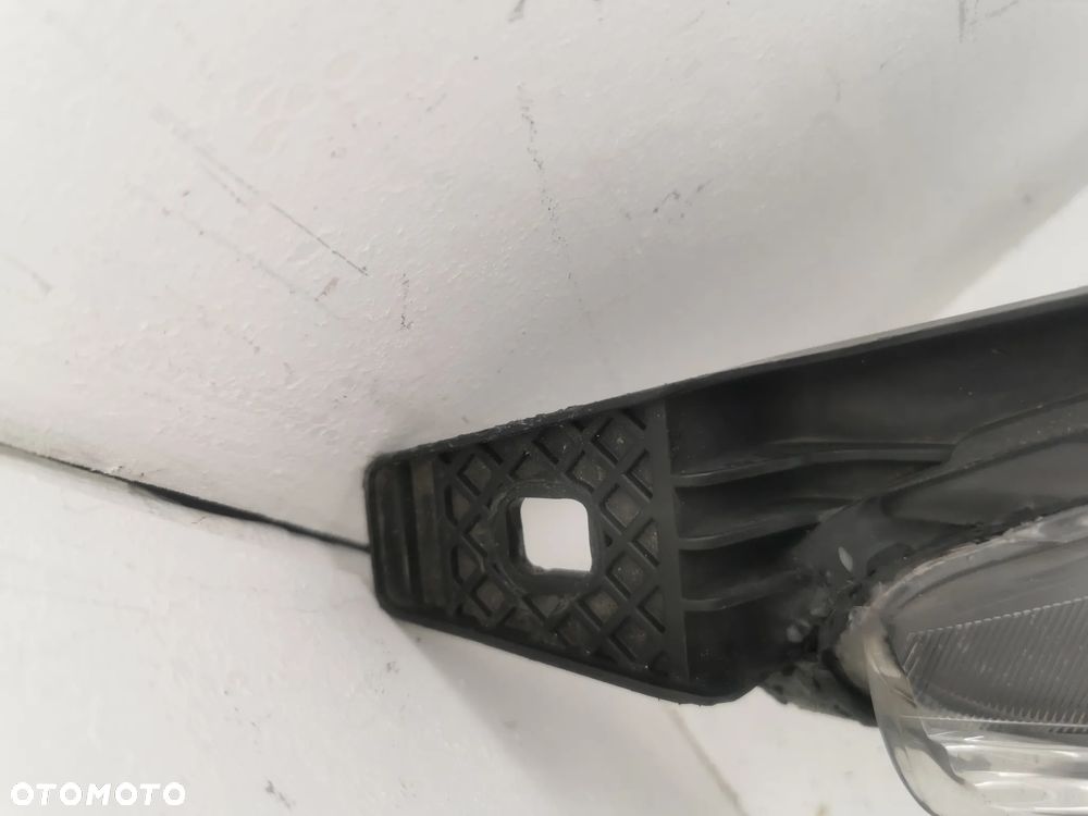 Lampa przednia prawa Ford Fiesta Mk7 Lift - 5