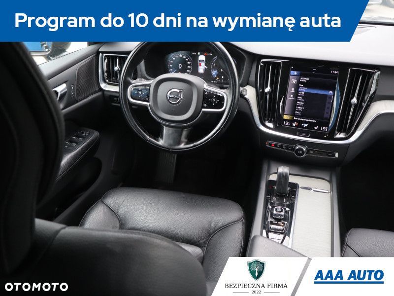 Volvo V60 Cross Country - 9