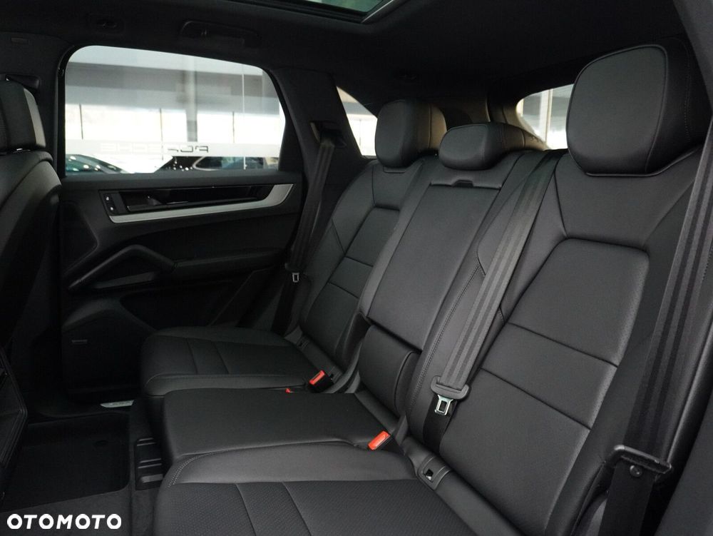 Porsche Cayenne - 34