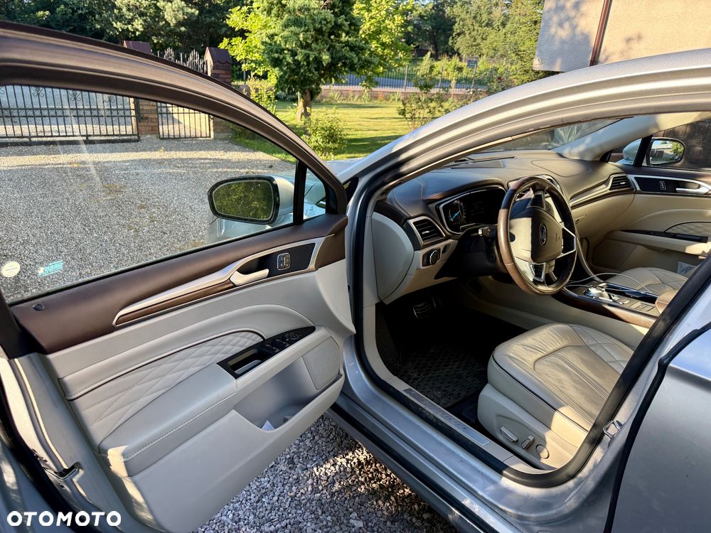 Ford Fusion - 8