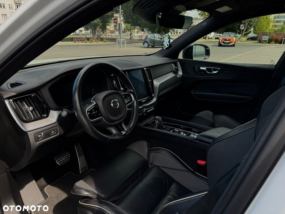 Volvo XC 60 B4 D AWD R-Design - 9