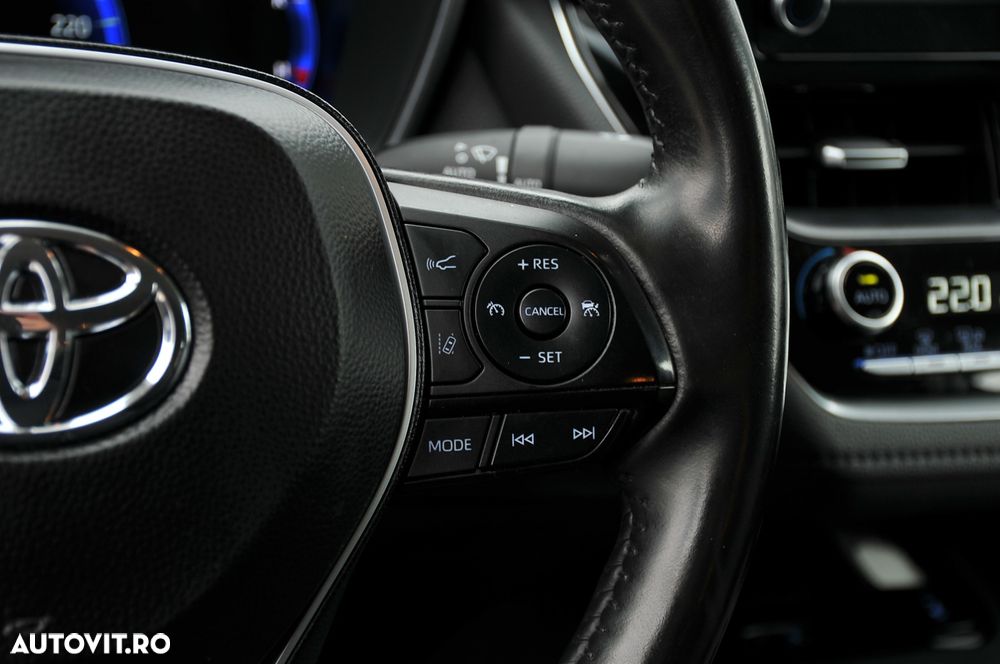 Toyota Corolla 1.8 HSD Business - 29