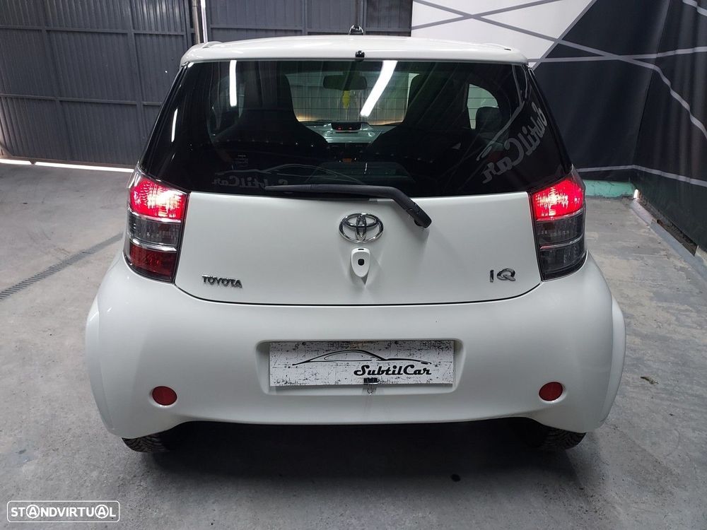 Toyota iQ 1.0 VVT-i Essential+AC — fotografia 5