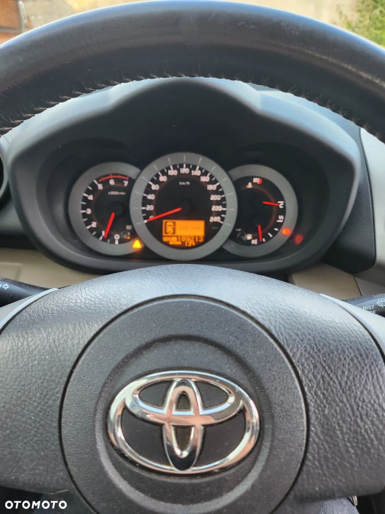 Toyota RAV4 - 7