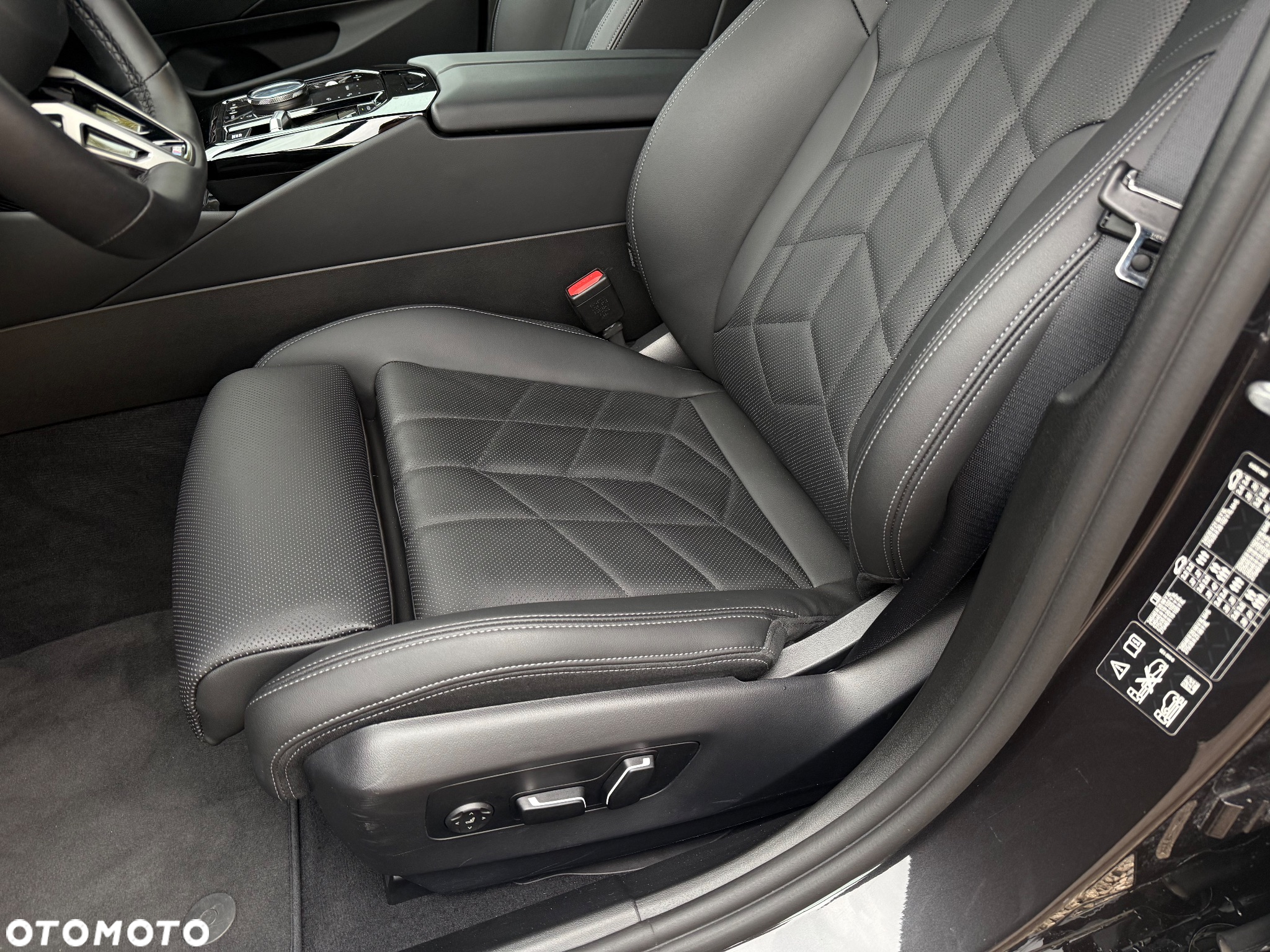 BMW Seria 5 520d xDrive Touring - 16