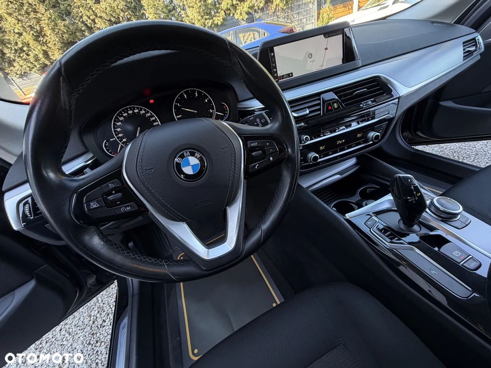 BMW Seria 5 520d - 31