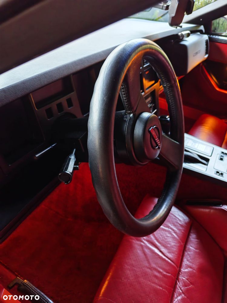 Chevrolet Corvette - 4