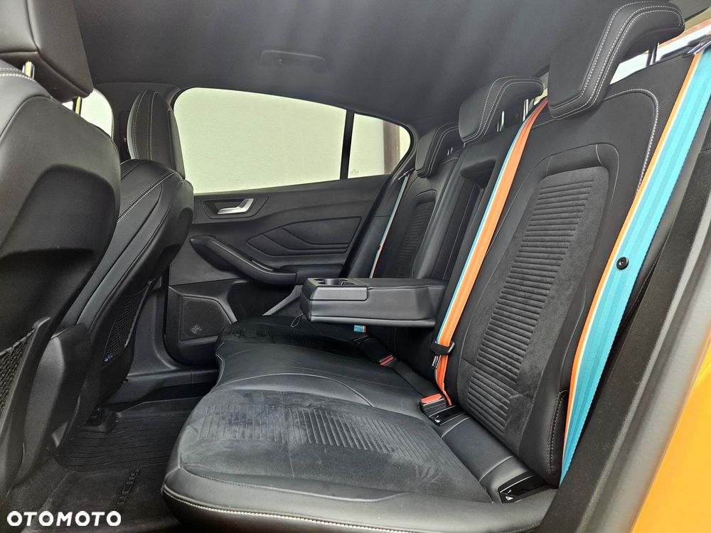 Ford Focus 2.3 EcoBoost S&S ST - 24