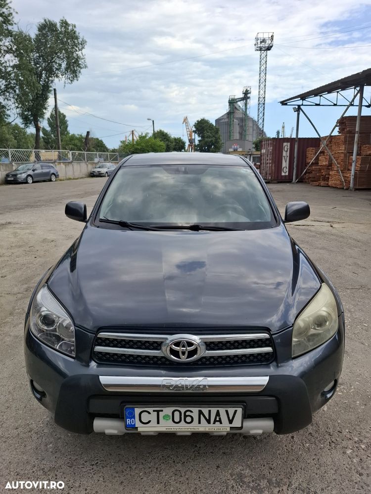 Toyota RAV4 2.2 D-4D Luxury - 11