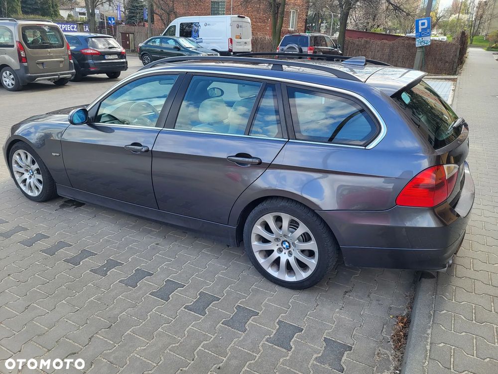BMW Seria 3 330d - 16