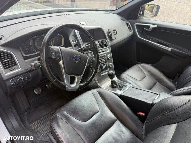 Volvo XC 60 D3 Momentum - 3