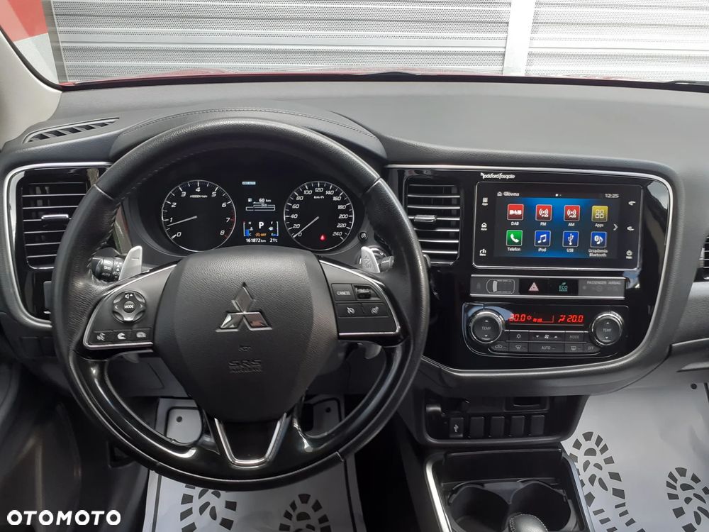 Mitsubishi Outlander 2.0 Intense 4WD CVT - 11