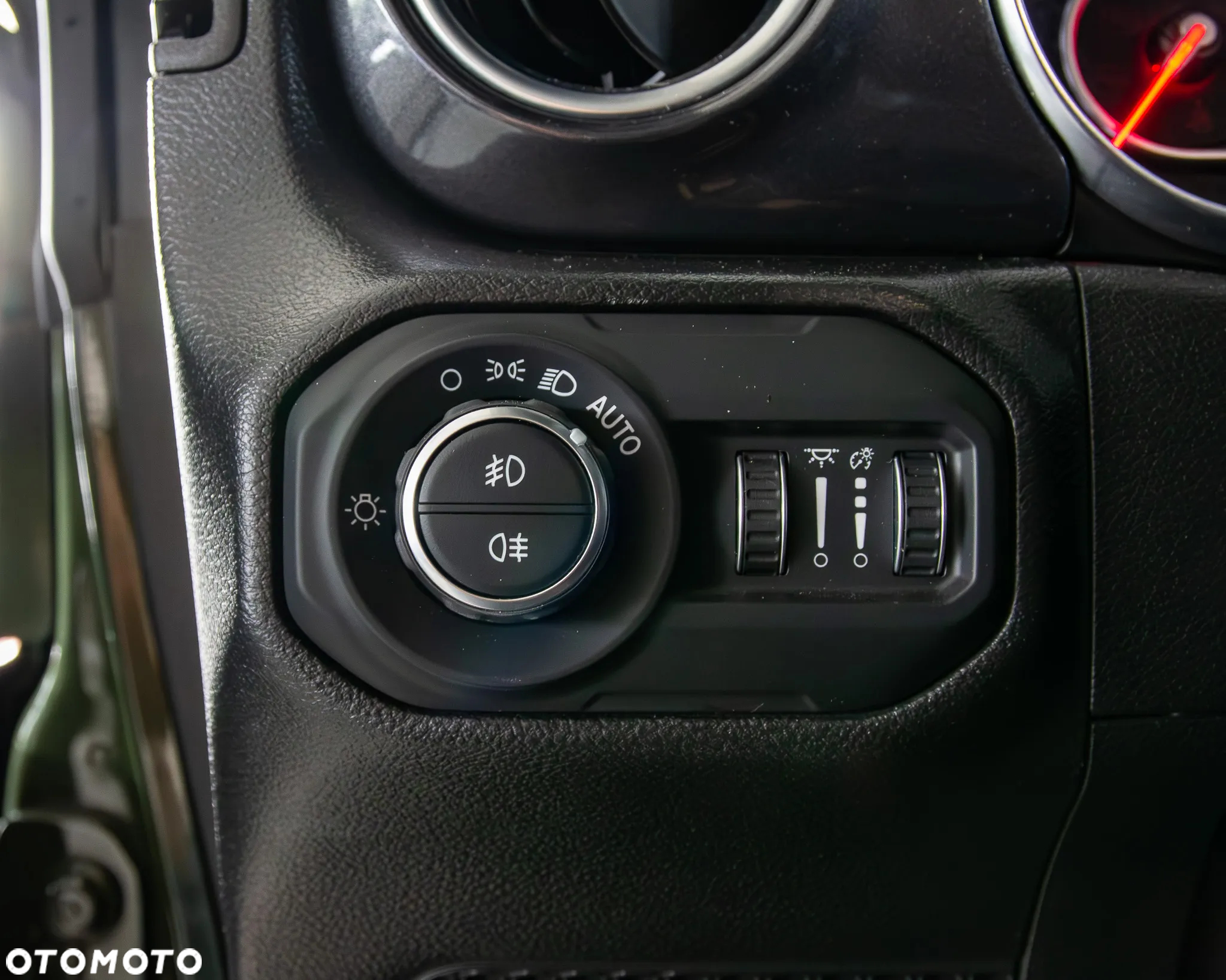 Jeep Wrangler - 24
