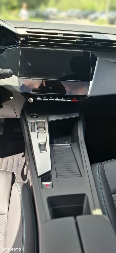 Peugeot 408 - 9