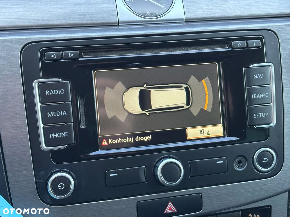 Volkswagen Passat - 22