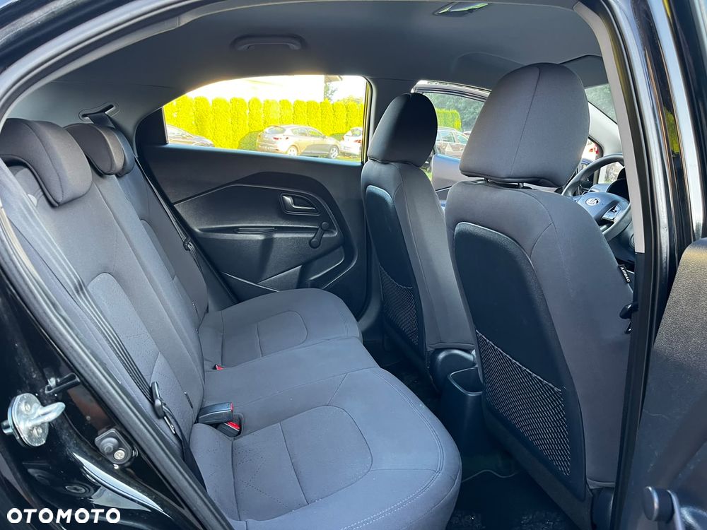 Kia Rio - 17