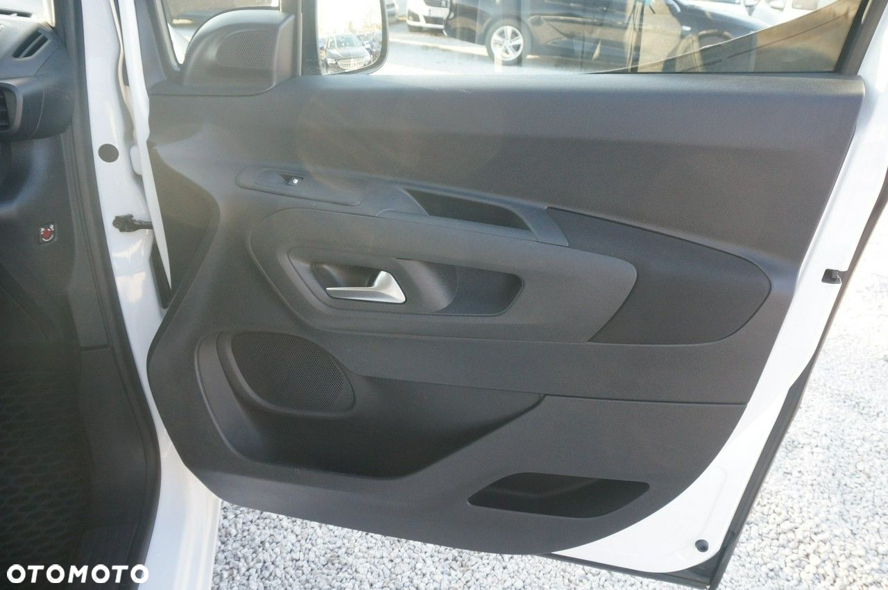 Opel Combo Life XL 1.5 CDTI Essentia S&S - 25